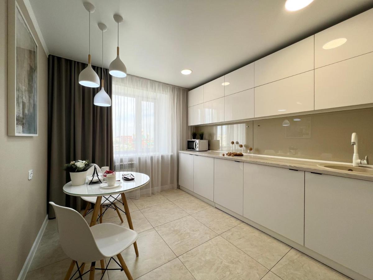 Luxury Apartments 巴甫洛达尔 外观 照片