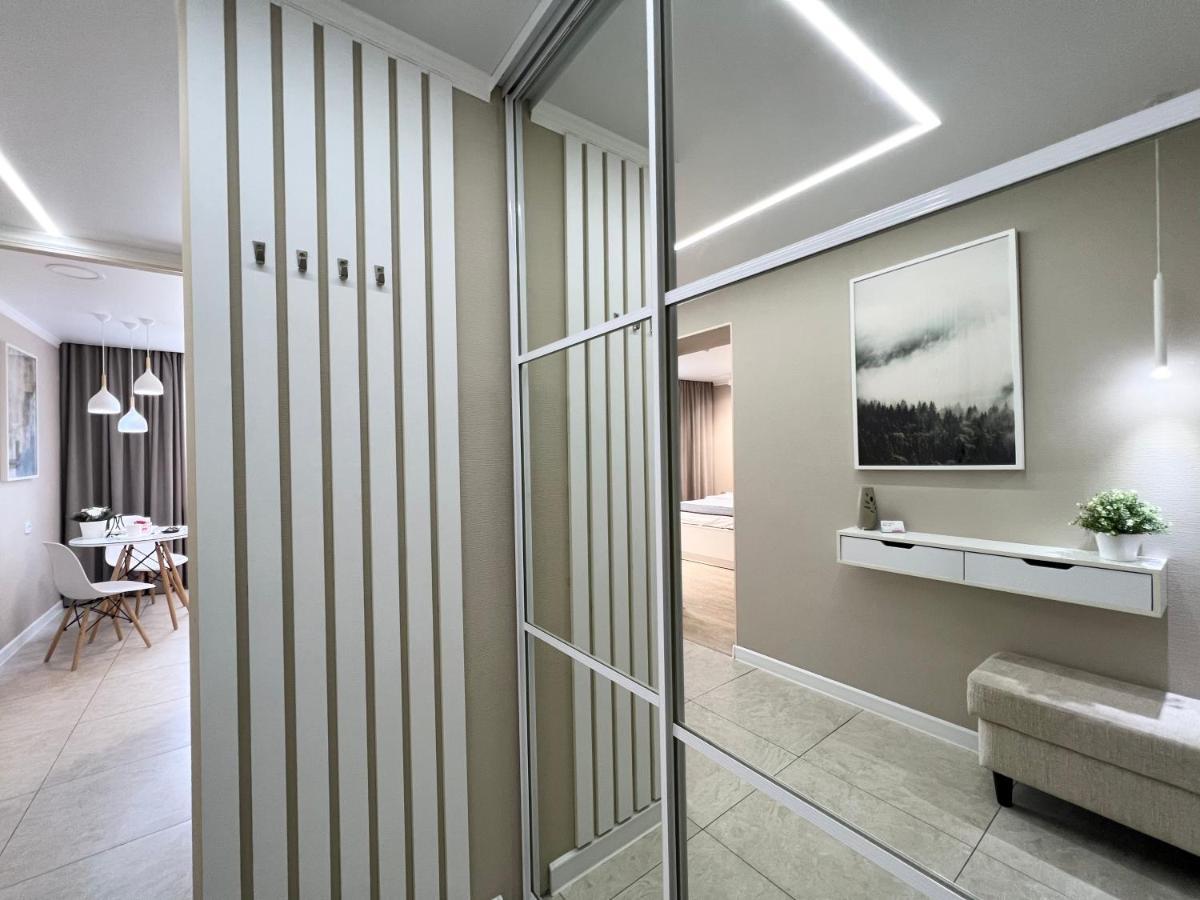 Luxury Apartments 巴甫洛达尔 外观 照片