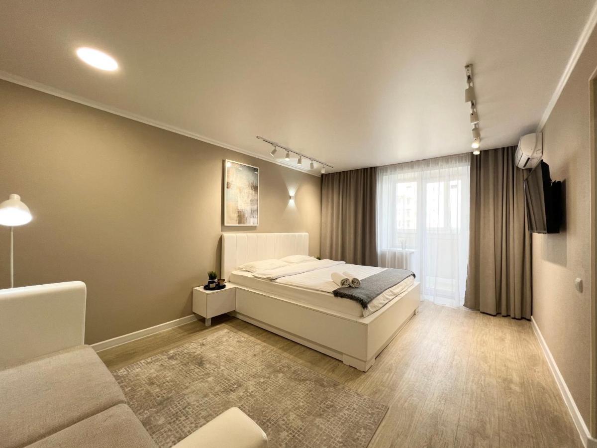 Luxury Apartments 巴甫洛达尔 外观 照片